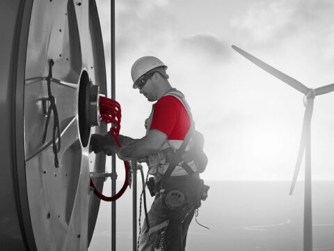 <strong>LUKAS-ERZETT Werkzeugkompetenz für die Präzisionsbearbeitung von Windrädern.</strong>