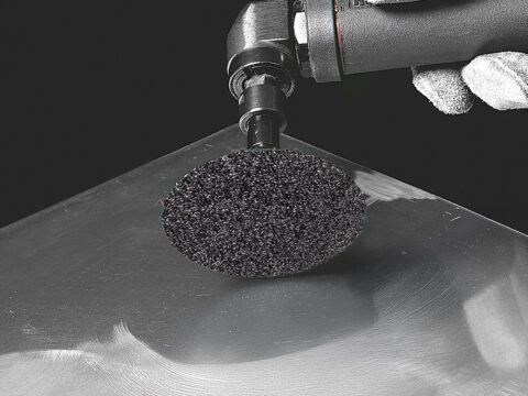 <strong>Flexible and efficient: the self-adhesive PSK abrasive discs from LUKAS-ERZETT are easy to handle and deliver strong performance.</strong>