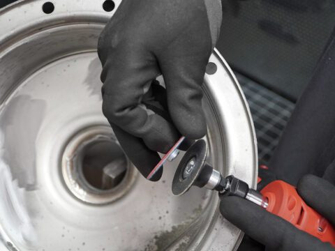 <strong>The PSG and PSR self-clamping abrasive discs from LUKAS-ERZETT: easy handling, professional surface finishing and maximum efficiency</strong>